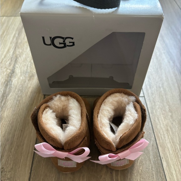 UGG Jesse Bow II Boot in Chestnut - Picture 3 of 8
